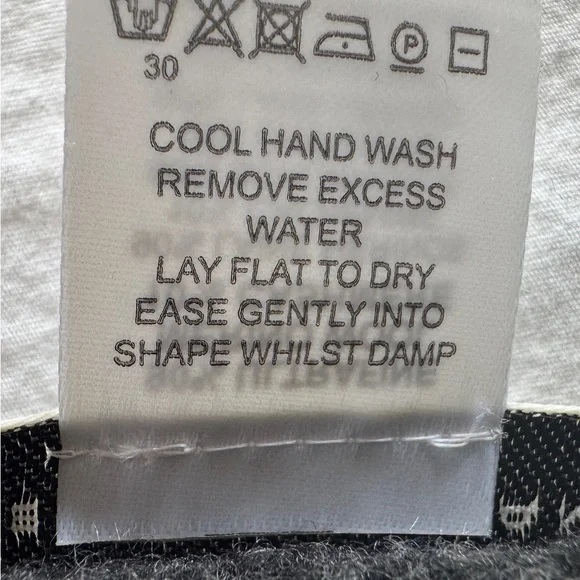 Harley of Scotland Women’s Cashmere/ Merino Rolled Neck Sweater - Small - Picture 10 of 10